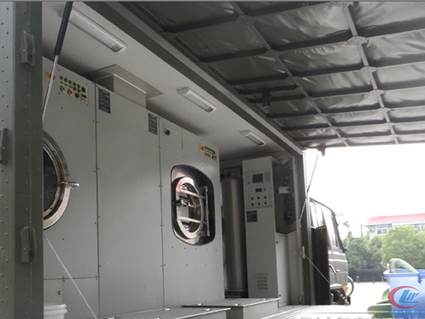 東風被服洗滌車