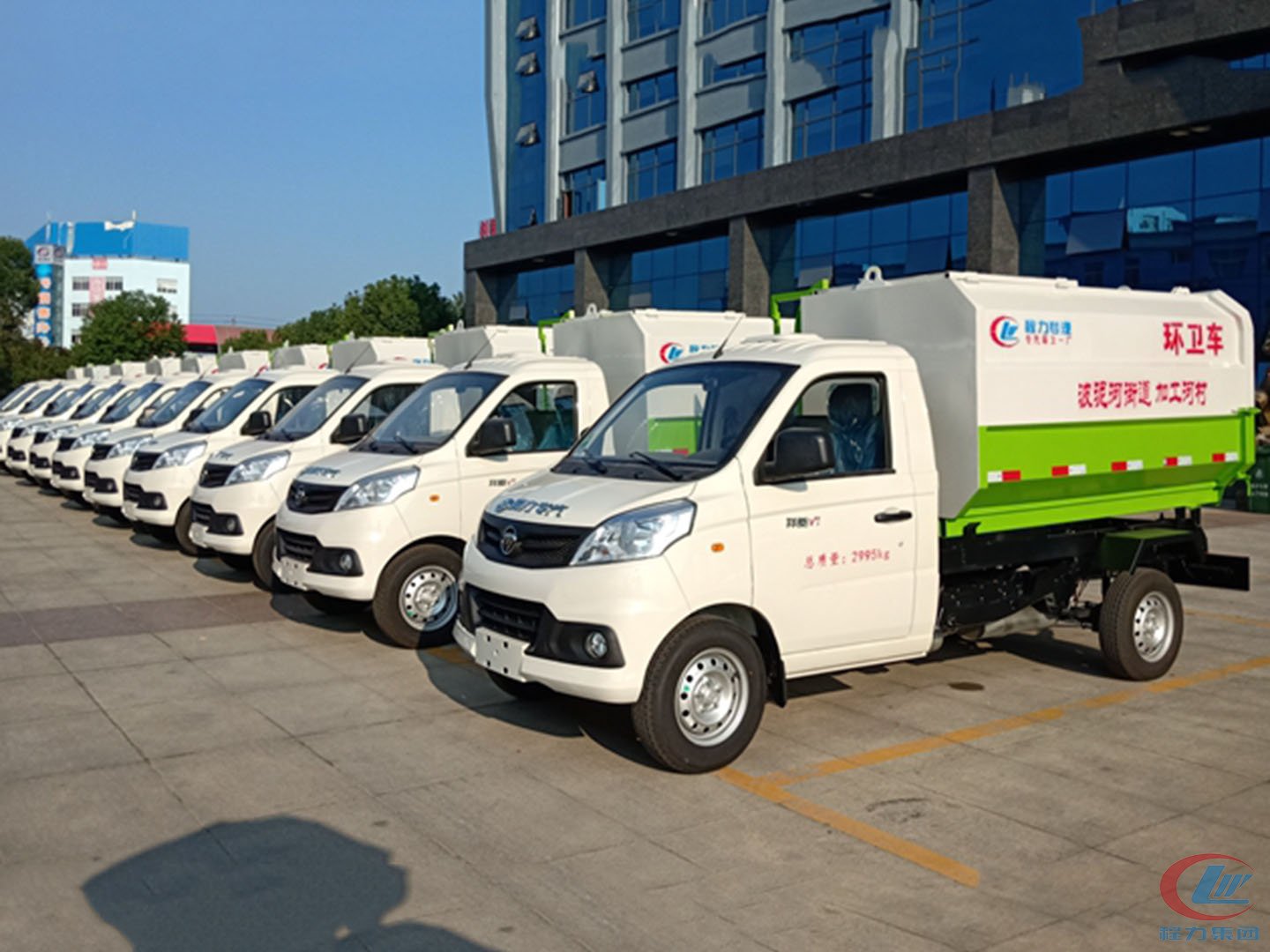 程力集團國六福田掛桶垃圾車批量發車