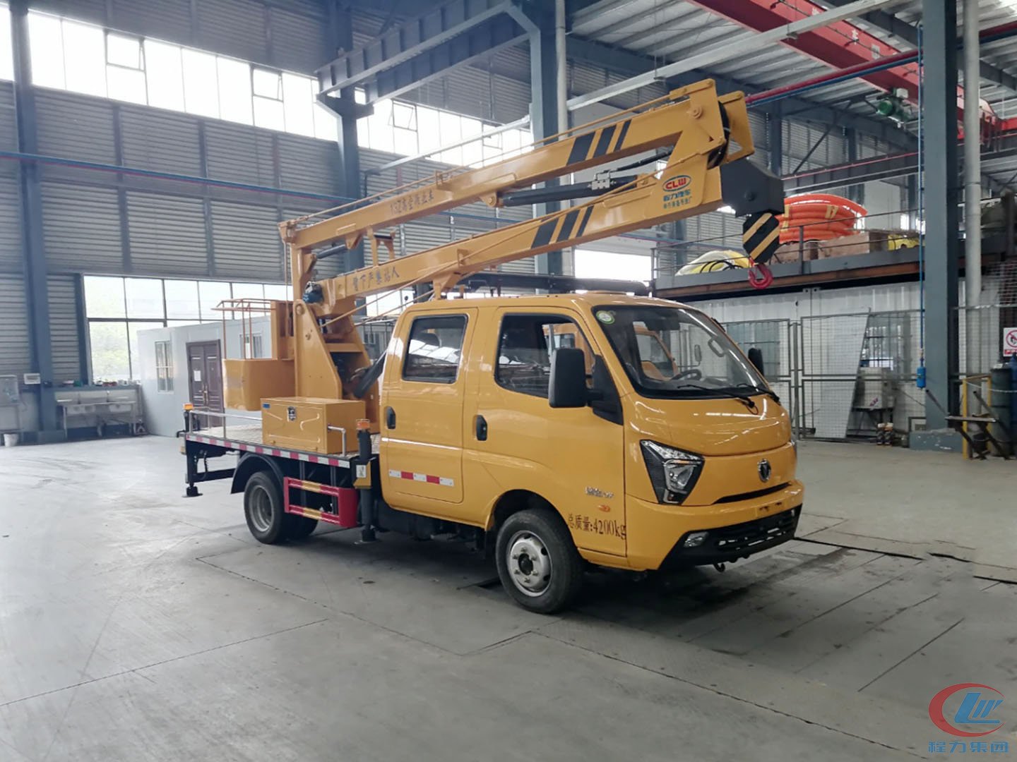 國六飛碟締途雙排座13.5米藍牌高空作業車