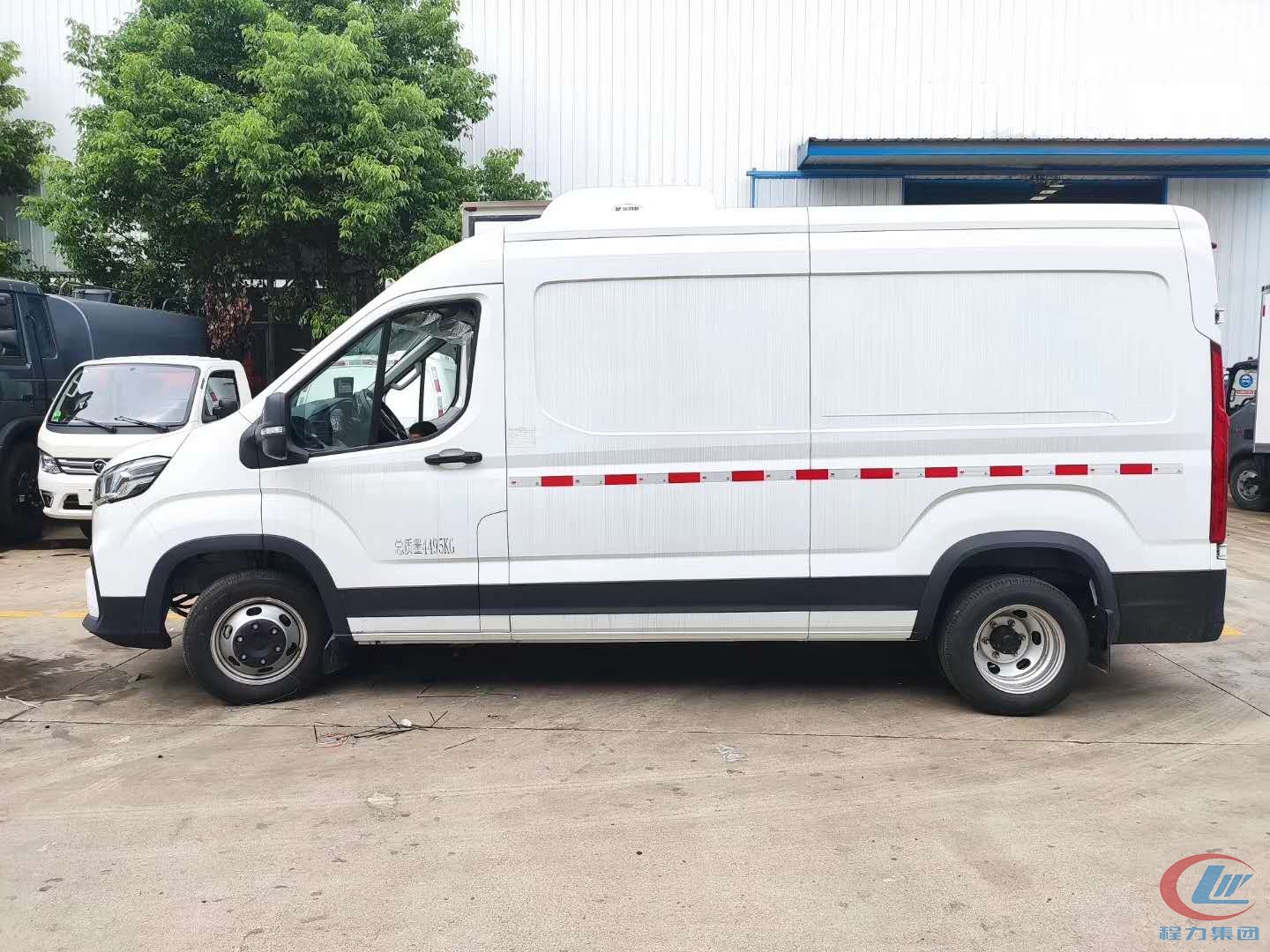 國六 上汽大通V90面包冷藏車