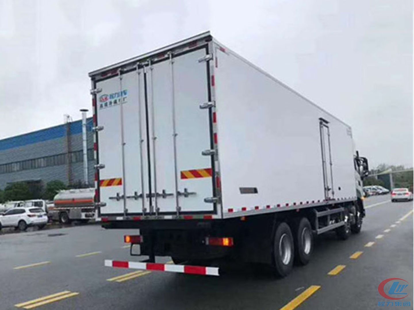 國六東風(fēng)天龍前四后八冷藏車