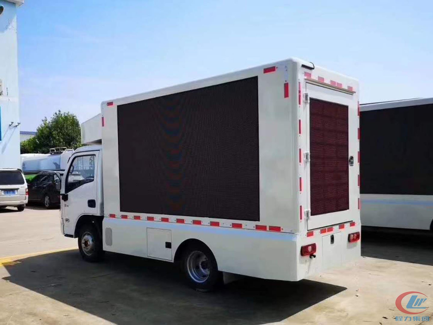 國(guó)六躍進(jìn)小福星S70廣告宣傳車圖片