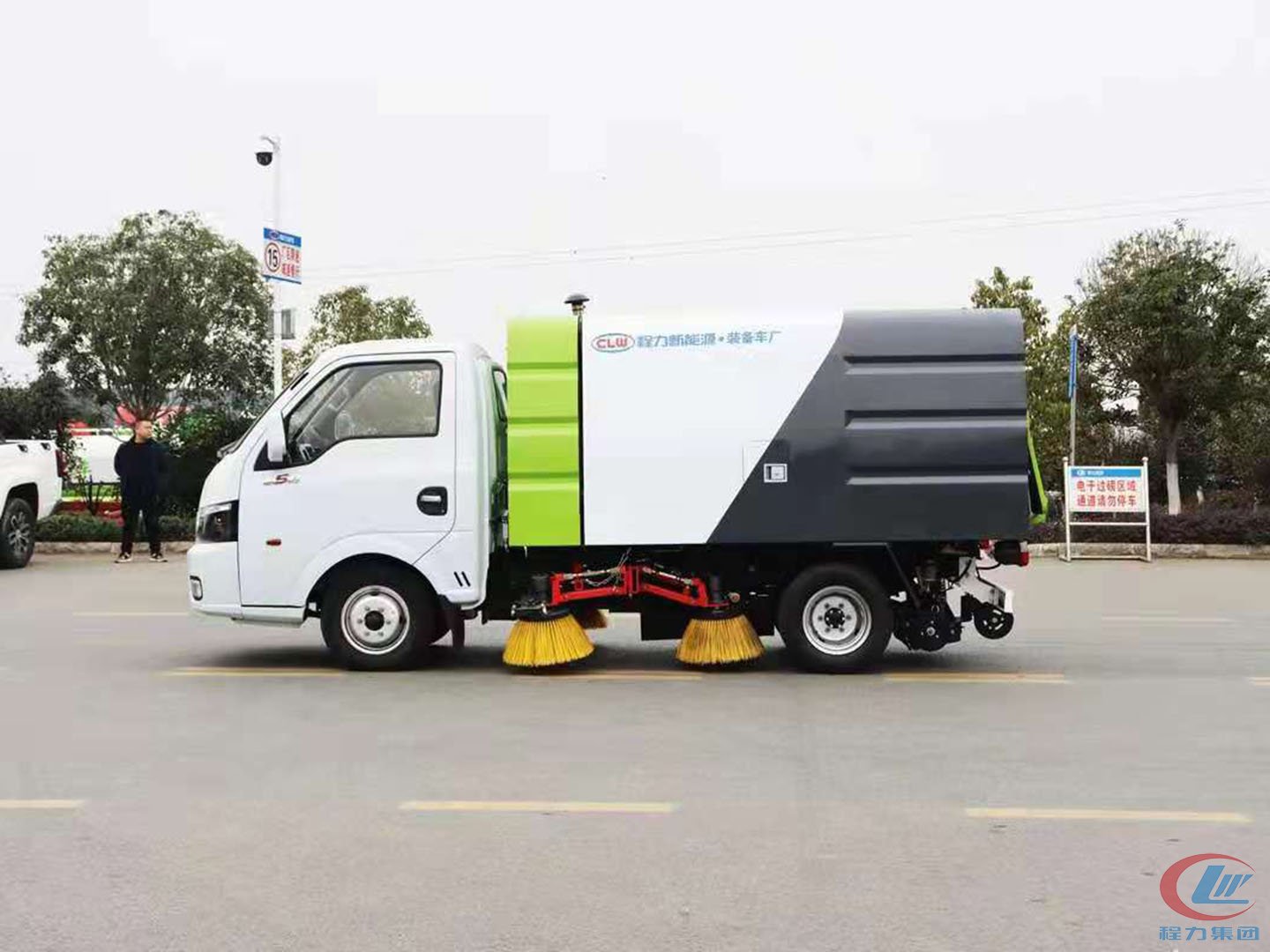 國六東風(fēng)途逸3方掃路車 