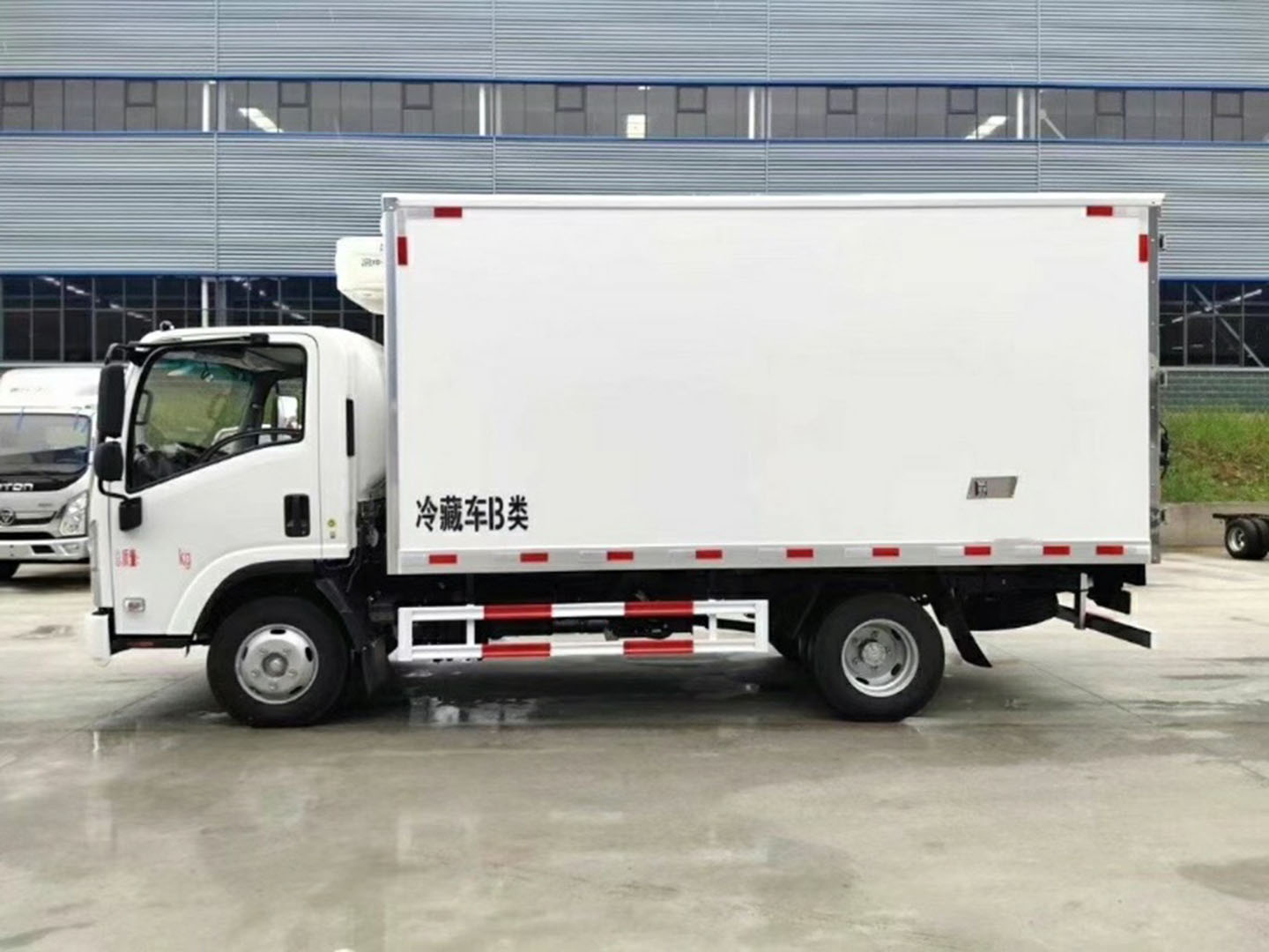 國(guó)六慶鈴五十鈴KV100冷藏車