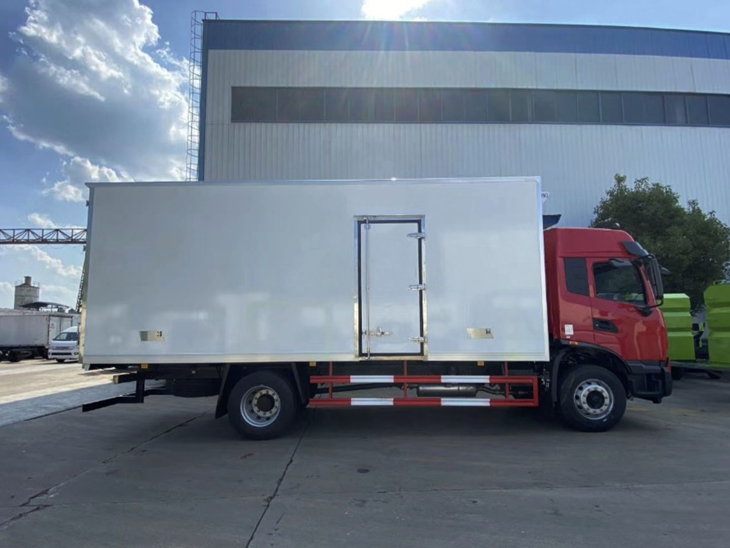 國六東風(fēng)天錦7.8米冷藏車