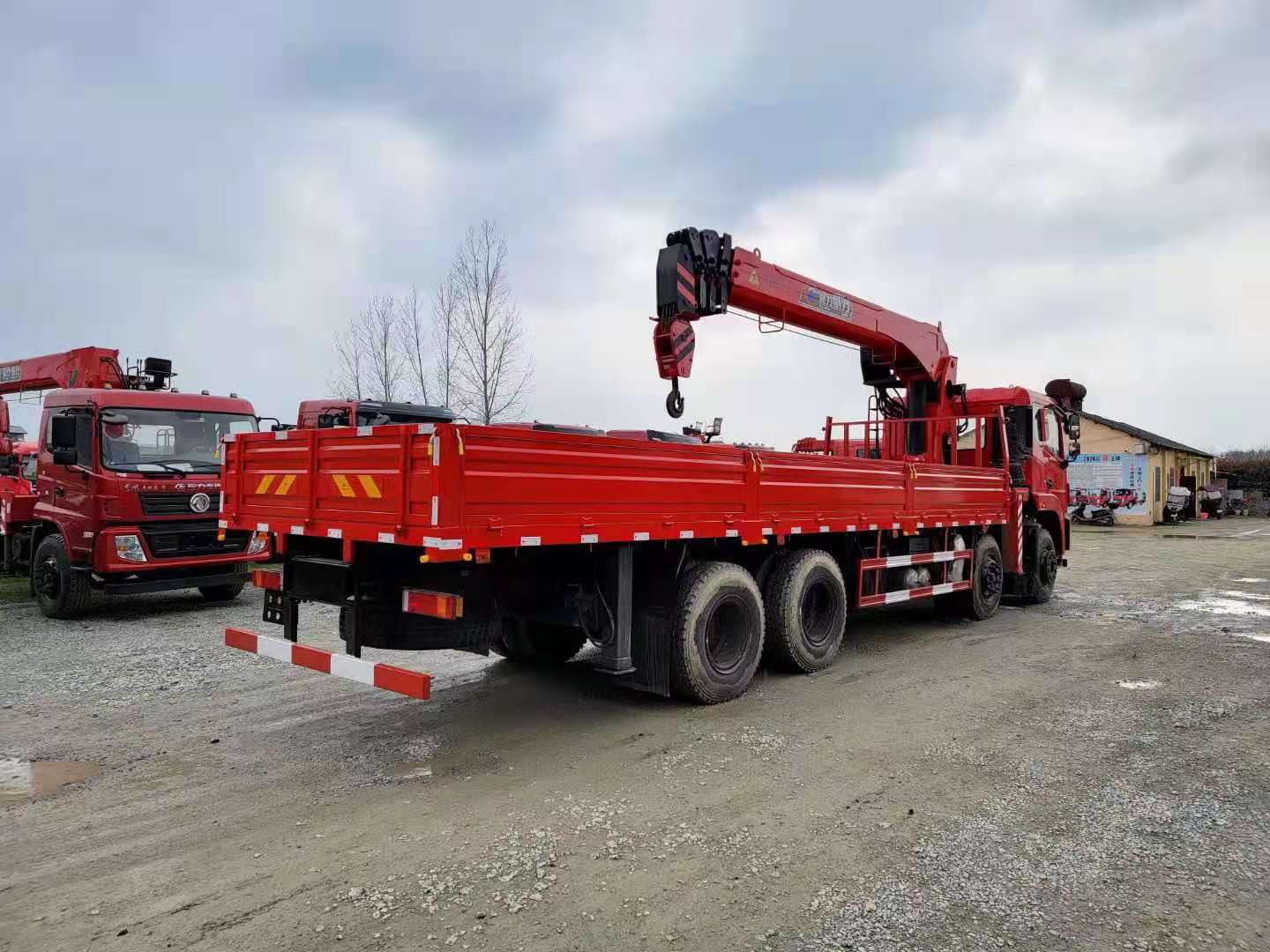 國六東風(fēng)錦程V6前四后八隨車吊