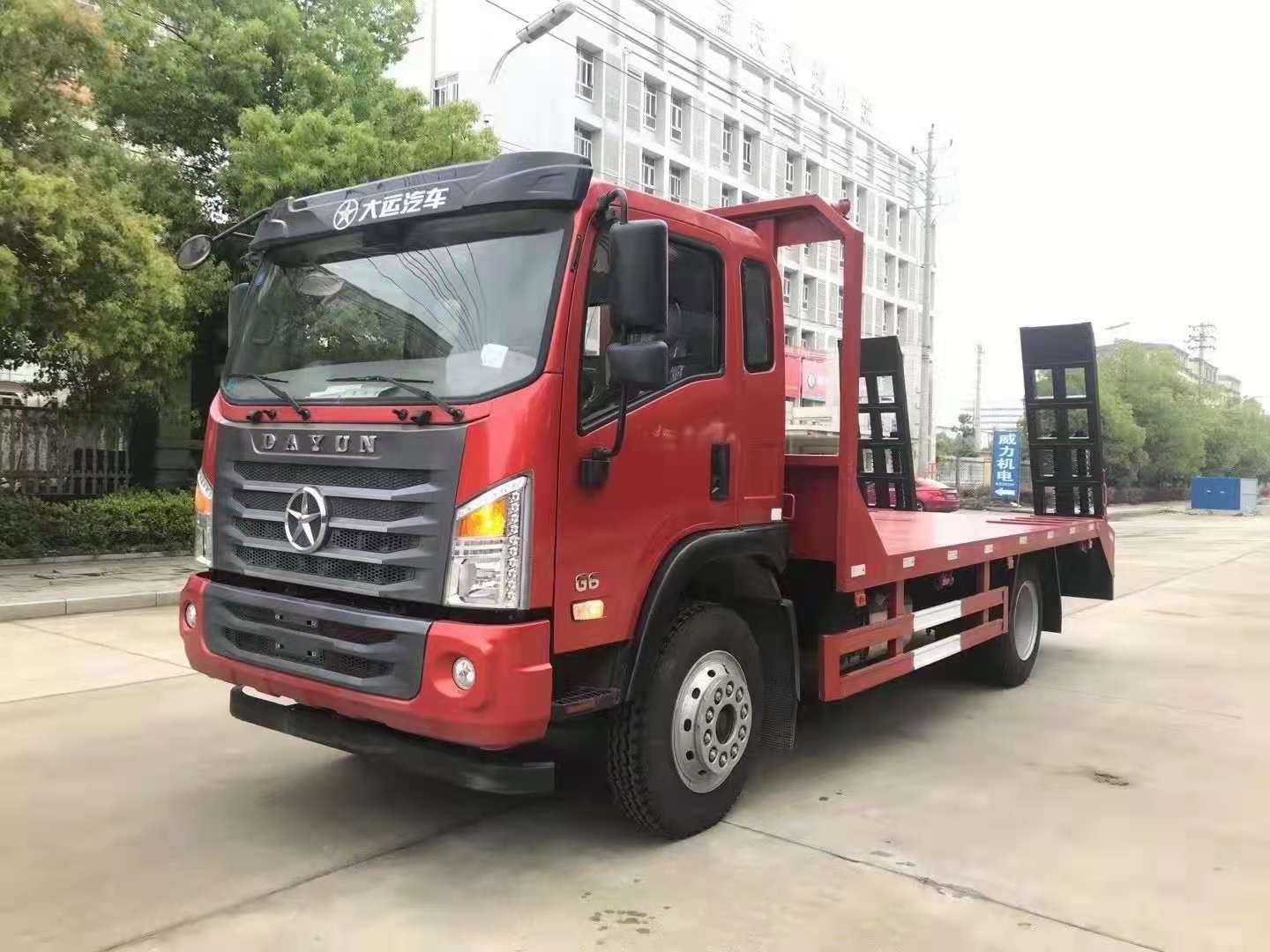 國六湖北大運(yùn)平板運(yùn)輸車