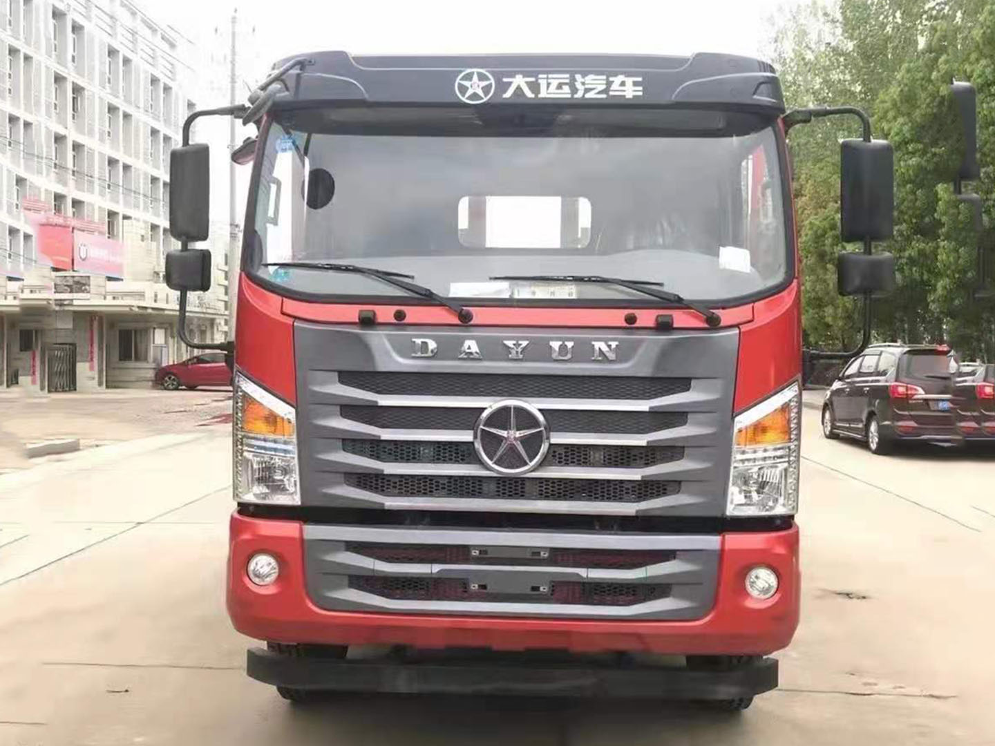 國六湖北大運(yùn)平板運(yùn)輸車