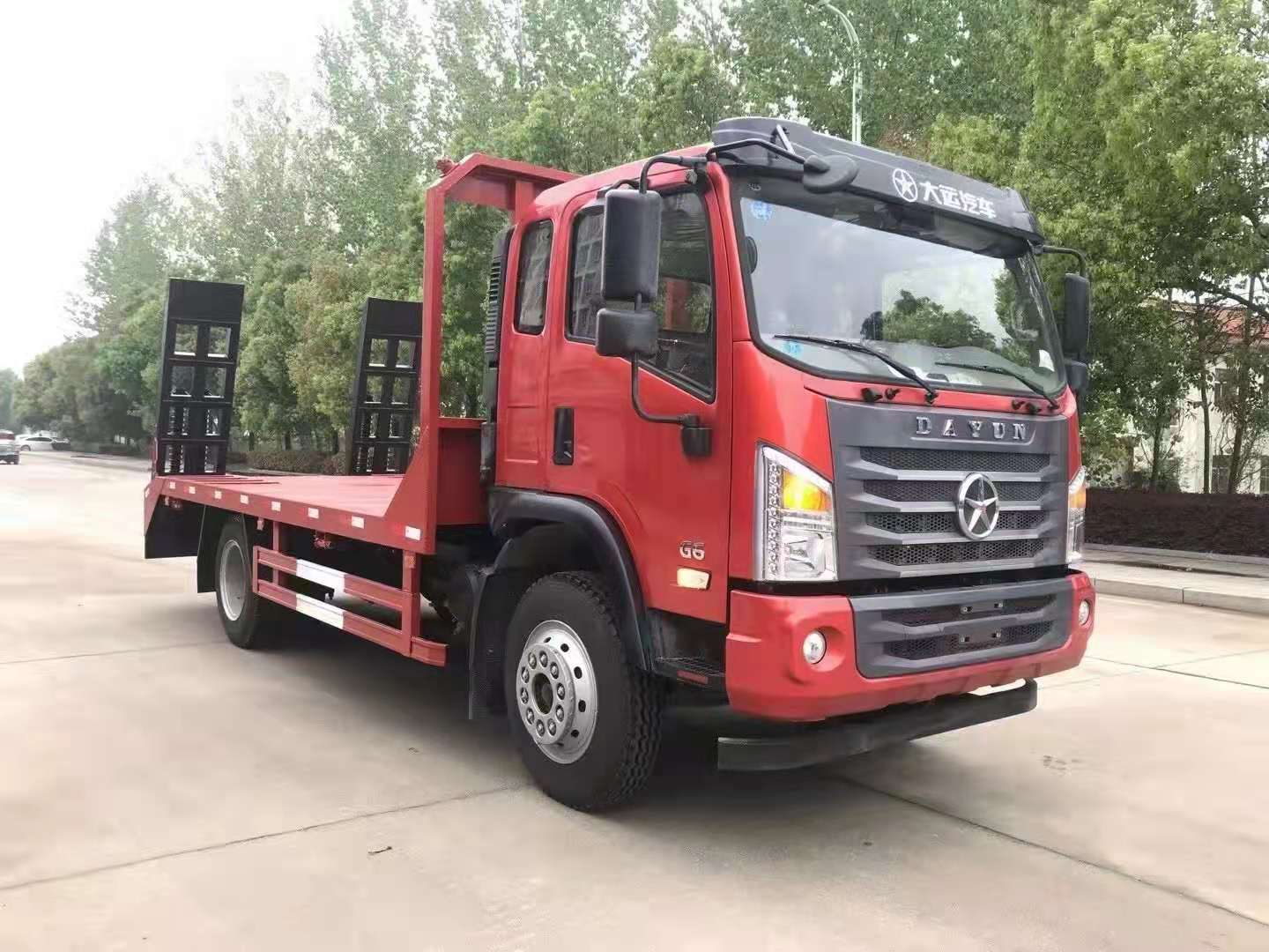 國六湖北大運(yùn)平板運(yùn)輸車