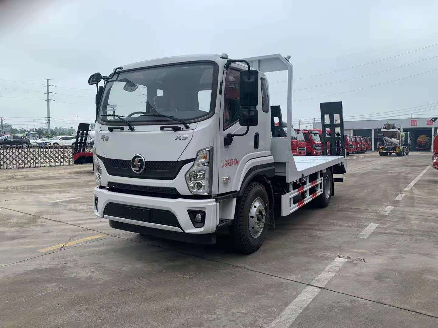 國六陜汽軒德X9平板運(yùn)輸車