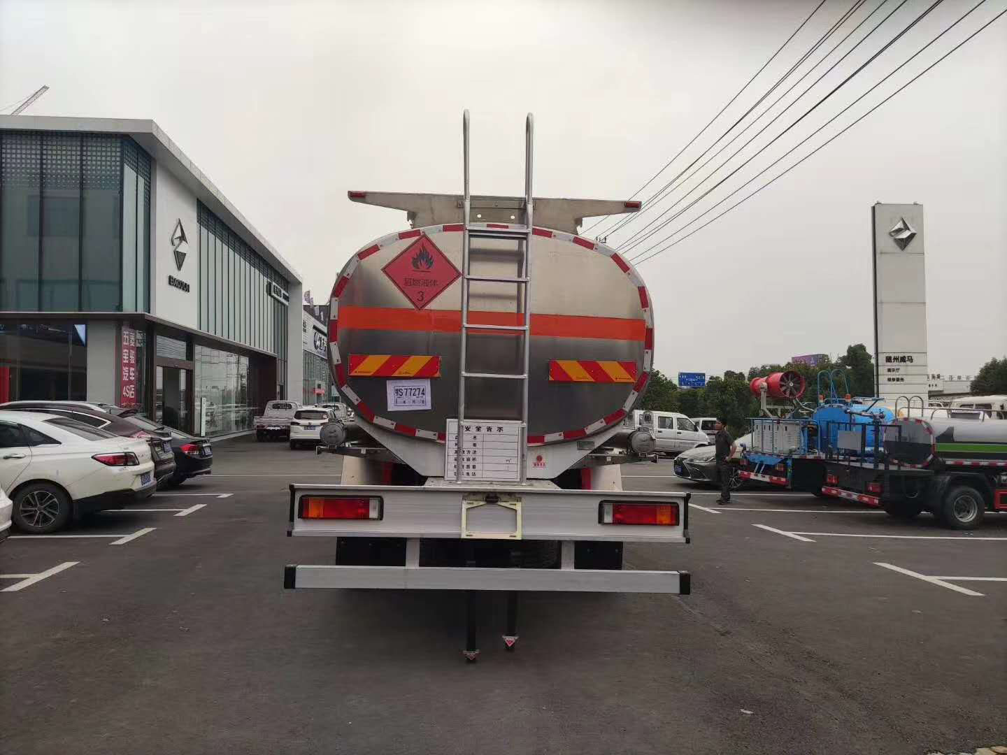 國六東風柳汽乘龍鋁合金運油車