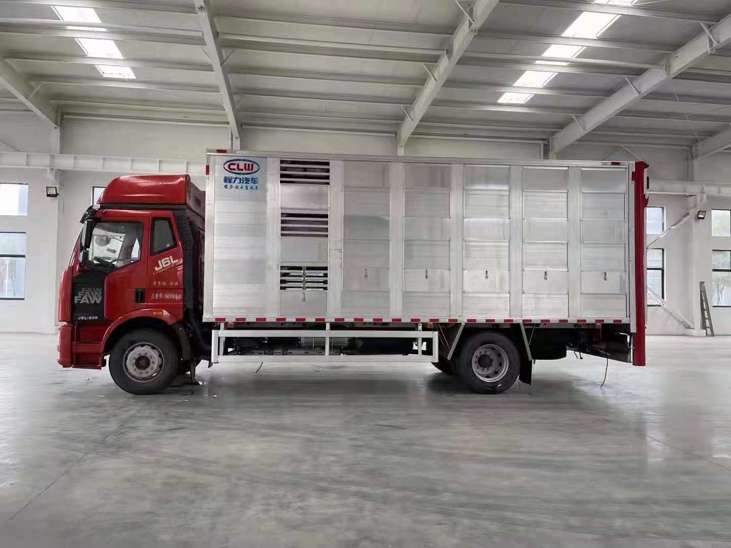 國六解放J6畜禽運輸車