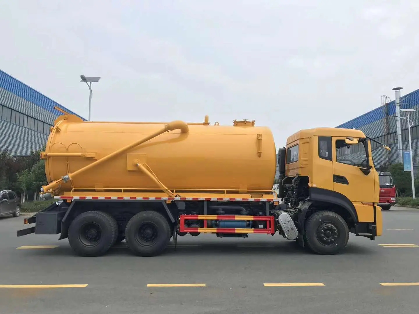 國六東風天龍后雙橋19方吸污車