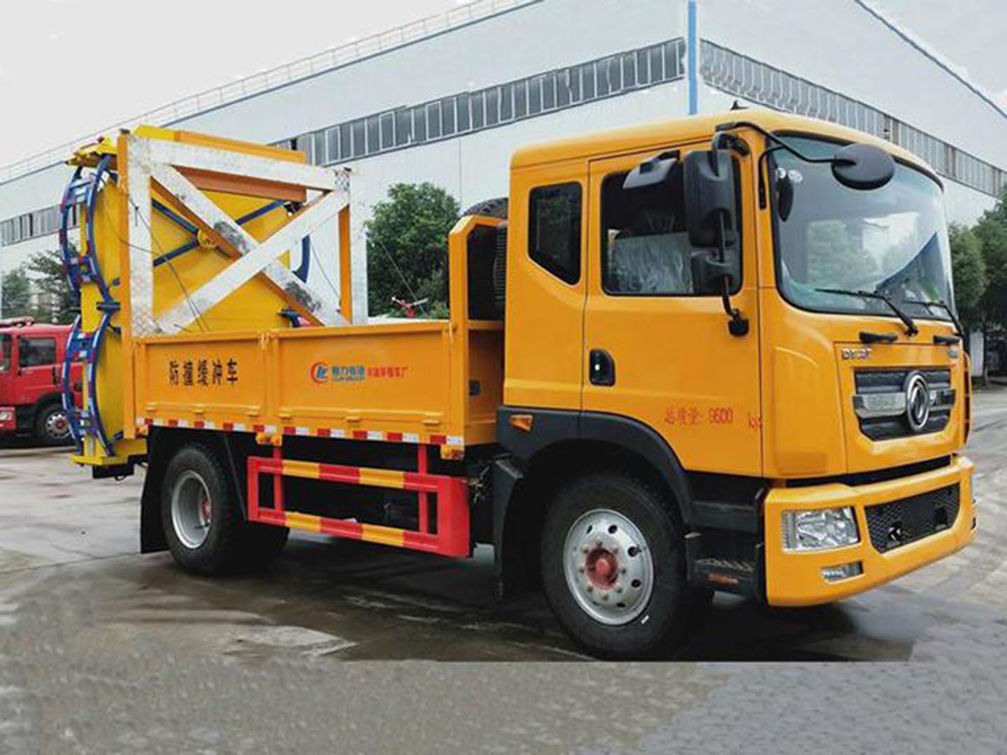 國六東風(fēng)D9防沖撞緩沖車