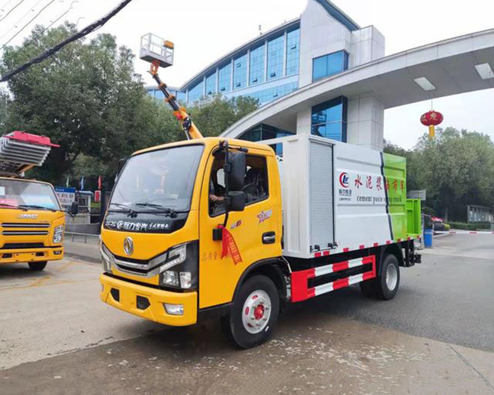 東風(fēng)多利卡水泥凈漿灑布車(chē)