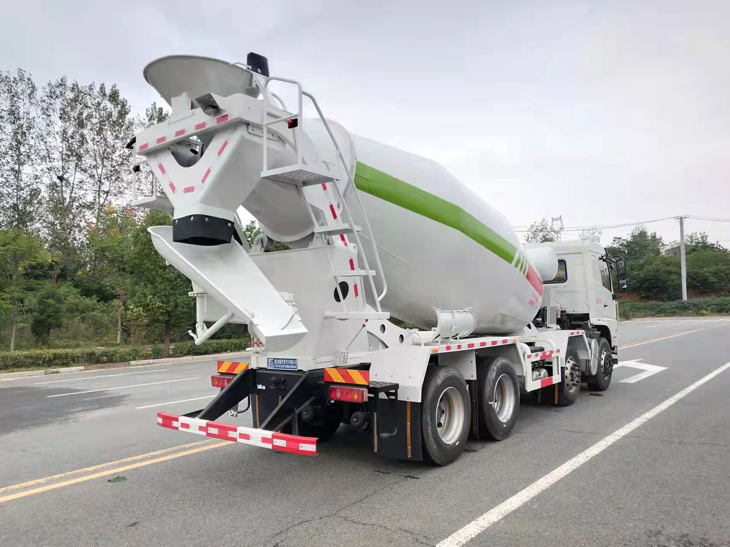 國六東風暢行D3輕量化12方攪拌車圖片