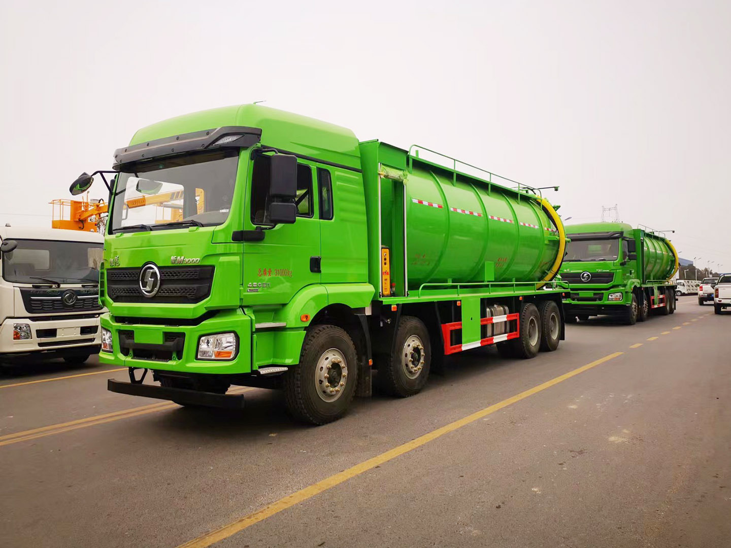 國六陜汽德龍前四后八30噸污泥運輸車