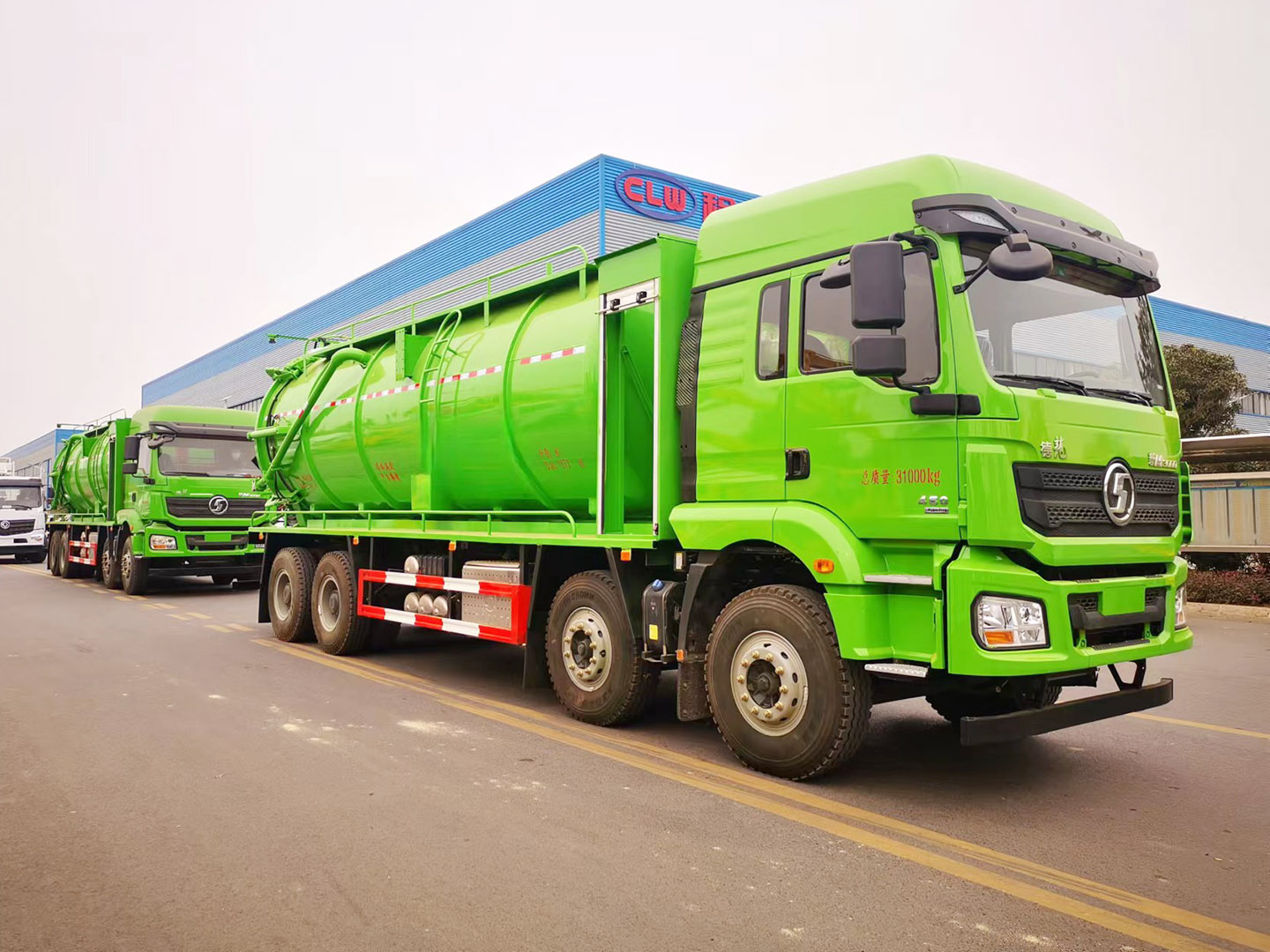 陜汽德龍前四后八30噸污泥運輸車