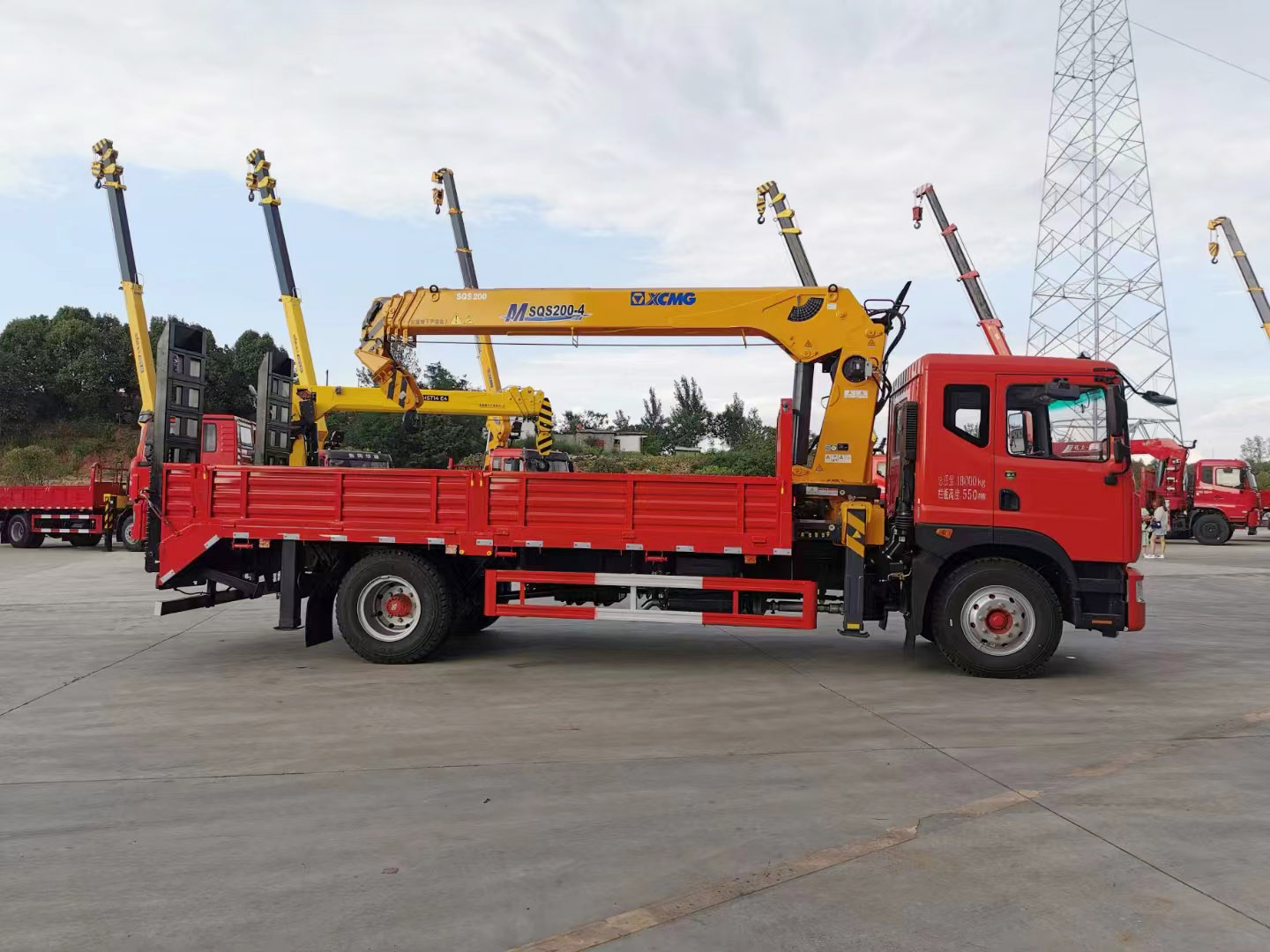 國六東風多利卡D9隨車吊帶爬梯圖片