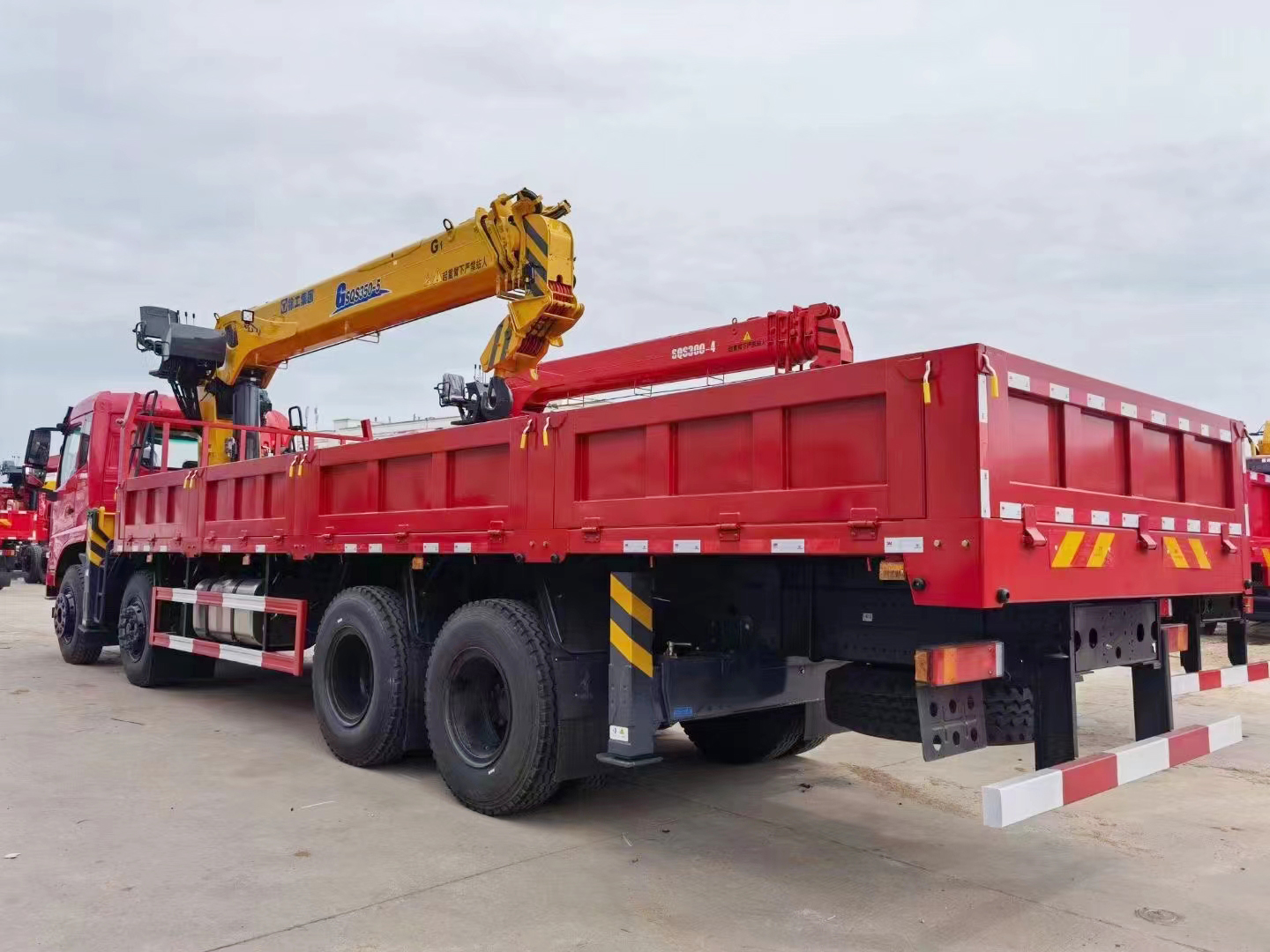 東風K5前四后八隨車吊