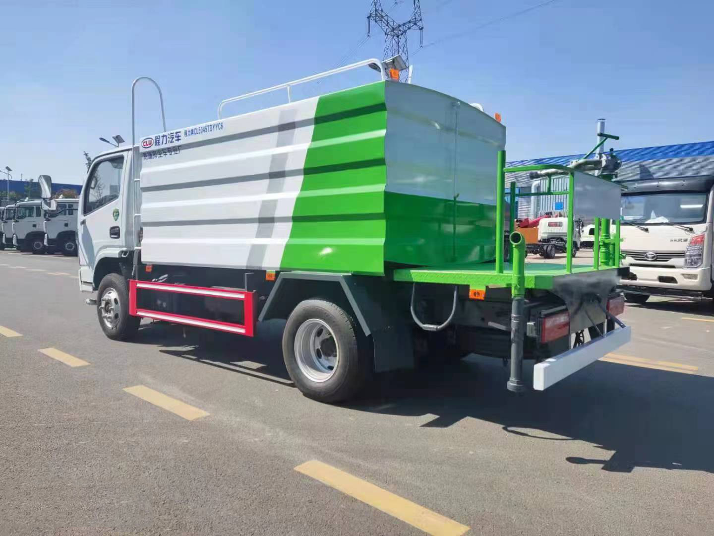 東風(fēng)福瑞卡5-7方灑水車