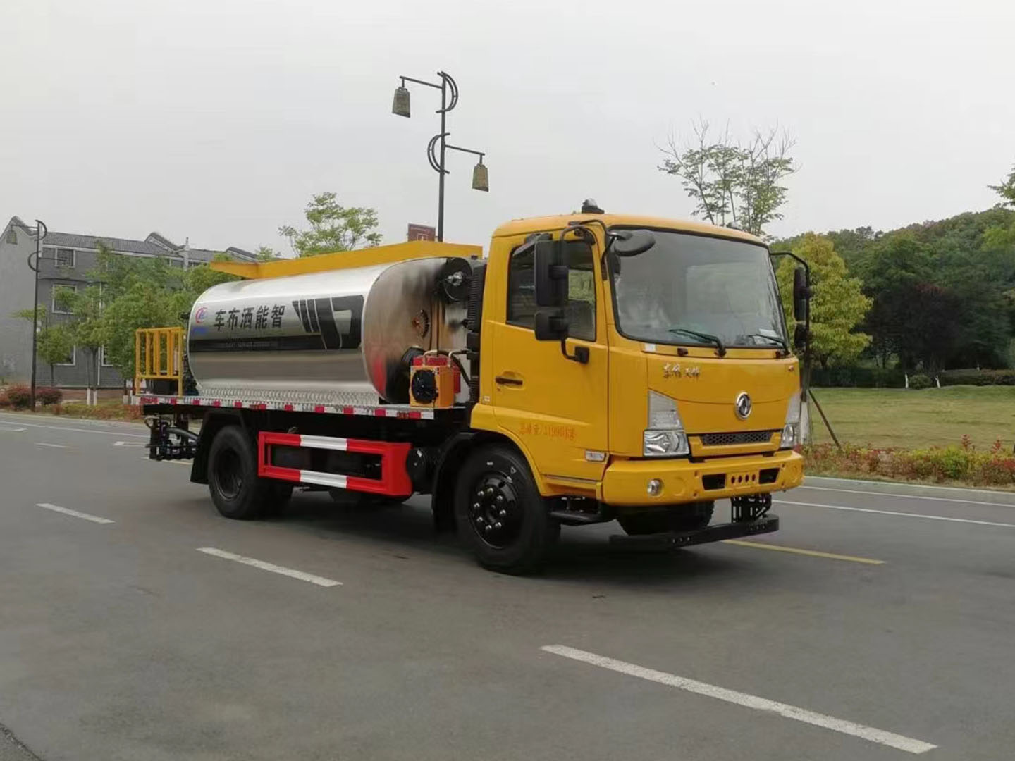 國六東風天錦智能型瀝青灑布車