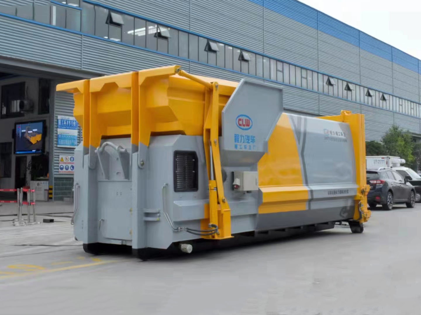 12方移動(dòng)壓縮式垃圾站