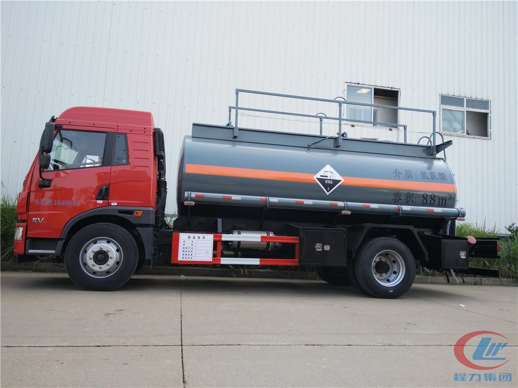 程力集團解放龍V腐蝕性物品罐式運輸車側面圖