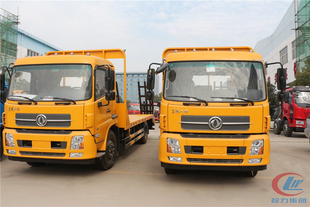 程力東風天錦平板運輸車正面圖