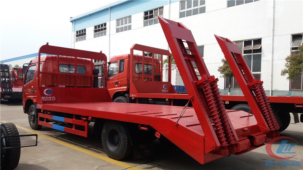 程力集團東風多利卡平板運輸車側(cè)面圖