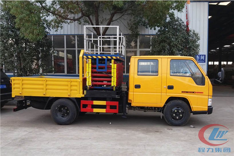 湖北程力江鈴10米升降平臺(tái)高空作業(yè)車側(cè)面圖