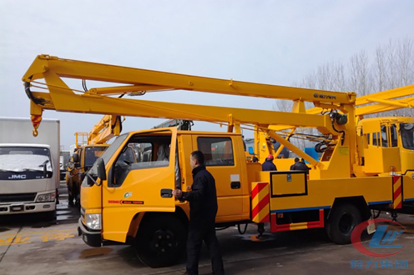 江鈴12-16米高空作業車側面圖