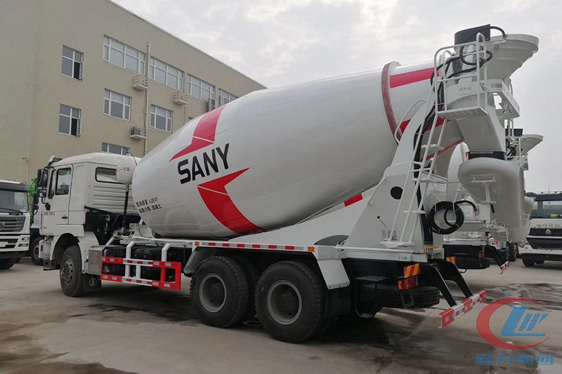 三一混凝土攪拌車側面圖