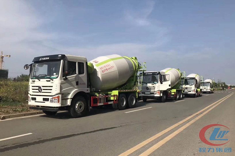 大運風馳10方混凝土攪拌車側面圖