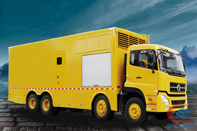 天龍前四后八應急發電車側面圖