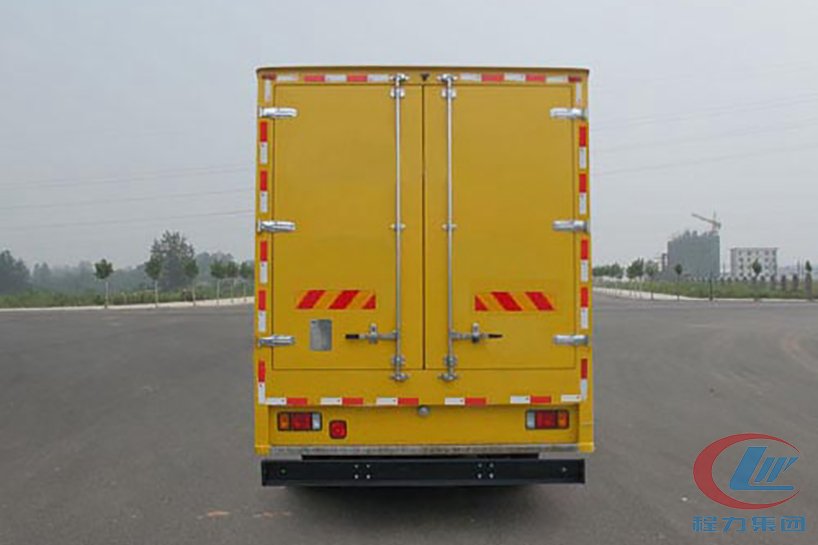 慶鈴FVZ移動應急發電車背面圖