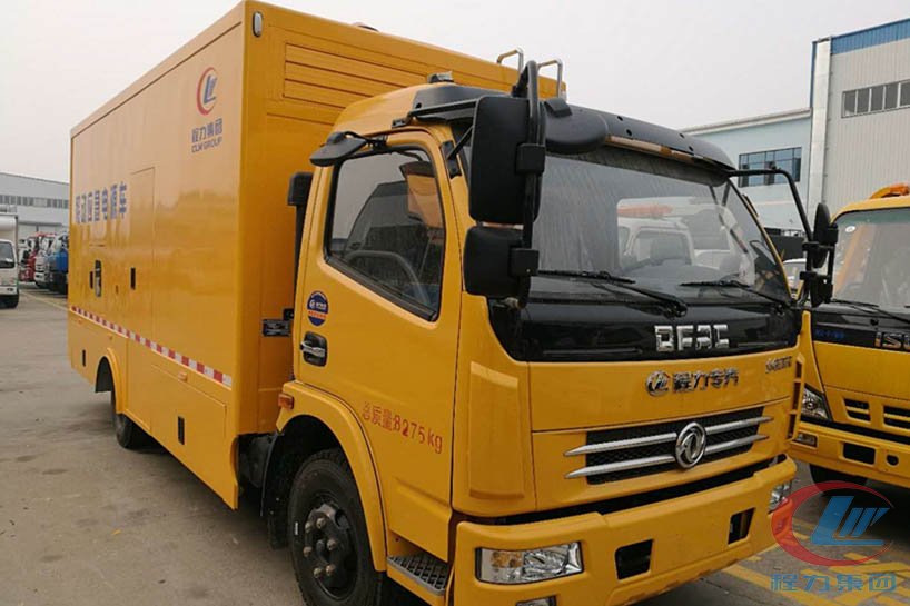 大多利卡電源車側面圖