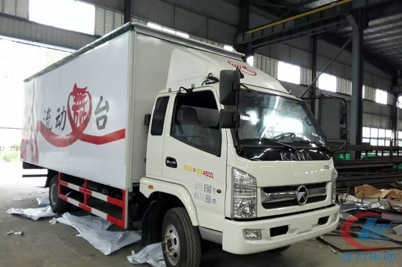 凱馬5.4米廂長舞臺車側面圖