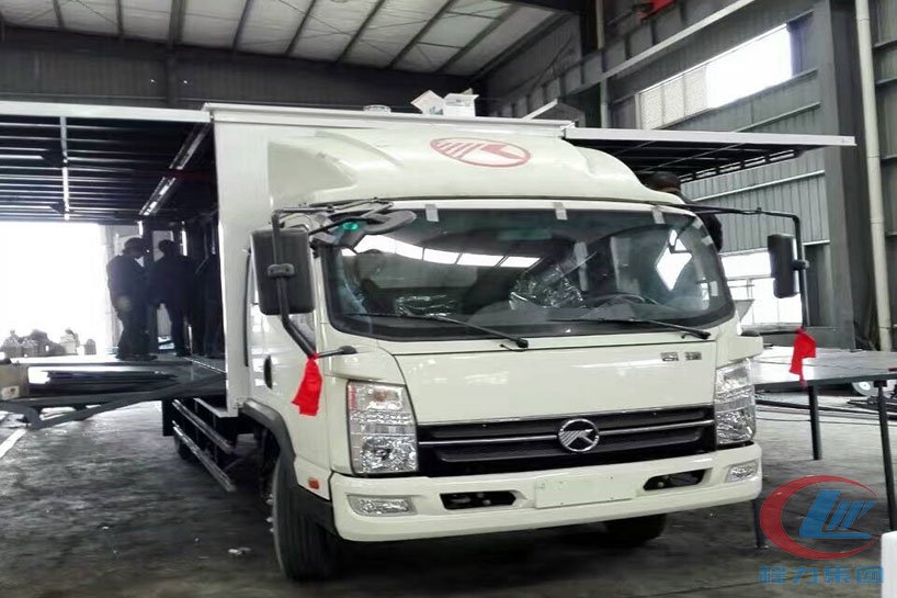 凱馬5.4米廂長舞臺車側面圖