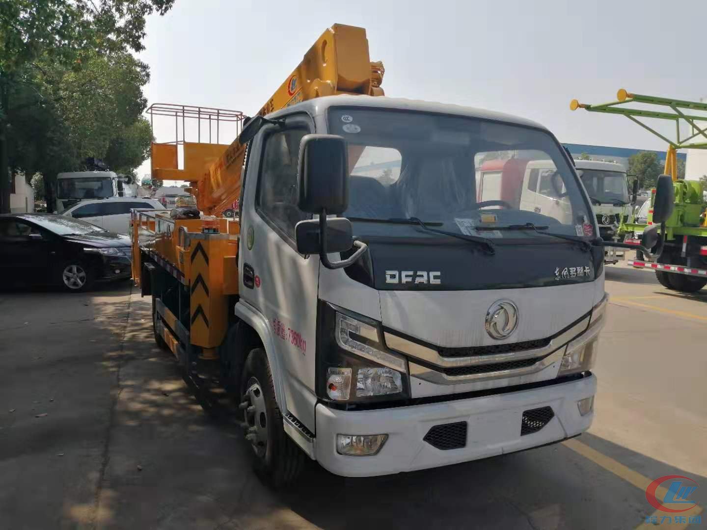 國六小多利卡高空作業車