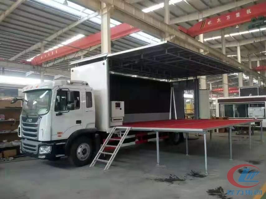 江淮國五舞臺車側面圖