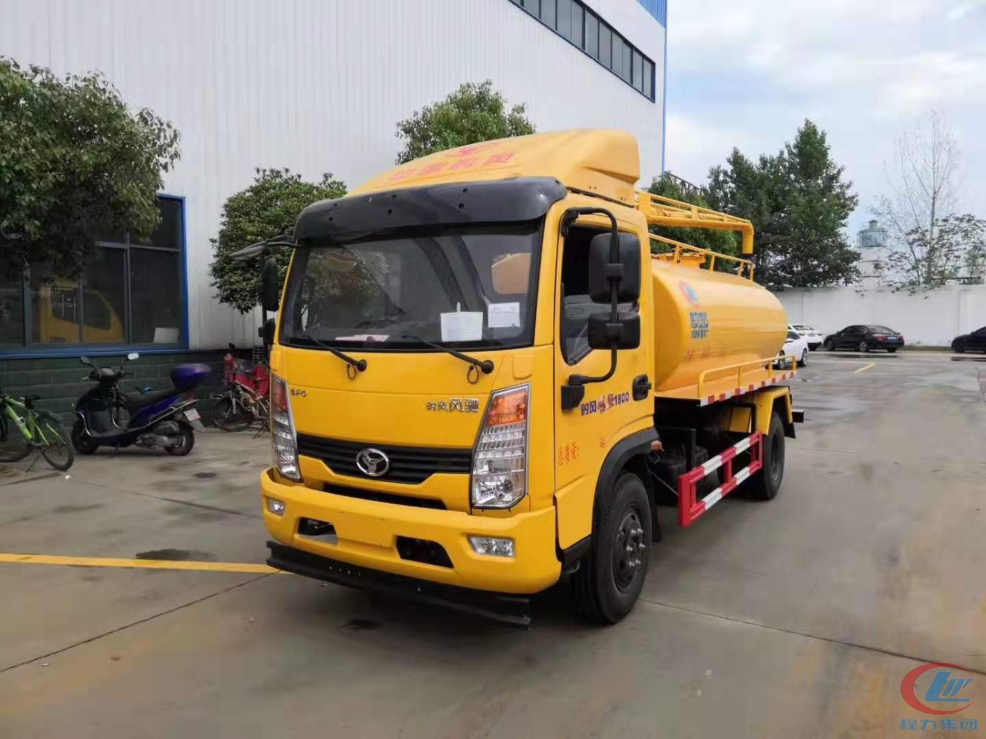 時風風馳黃牌吸糞車