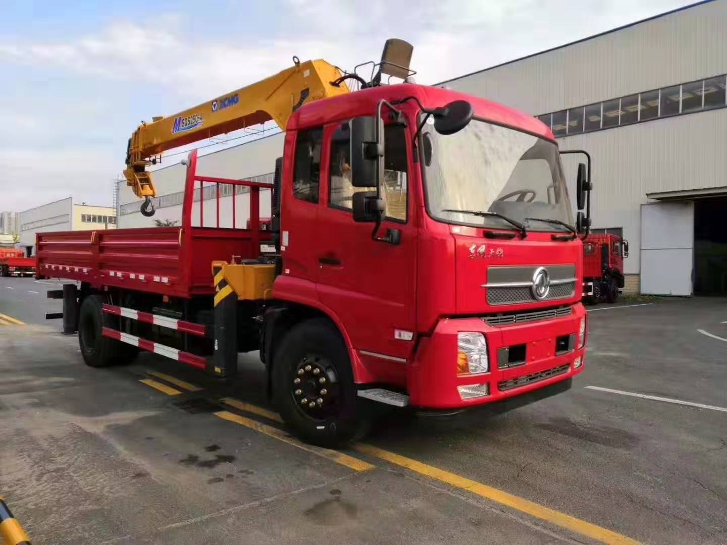 東風天錦隨車吊徐工吊機