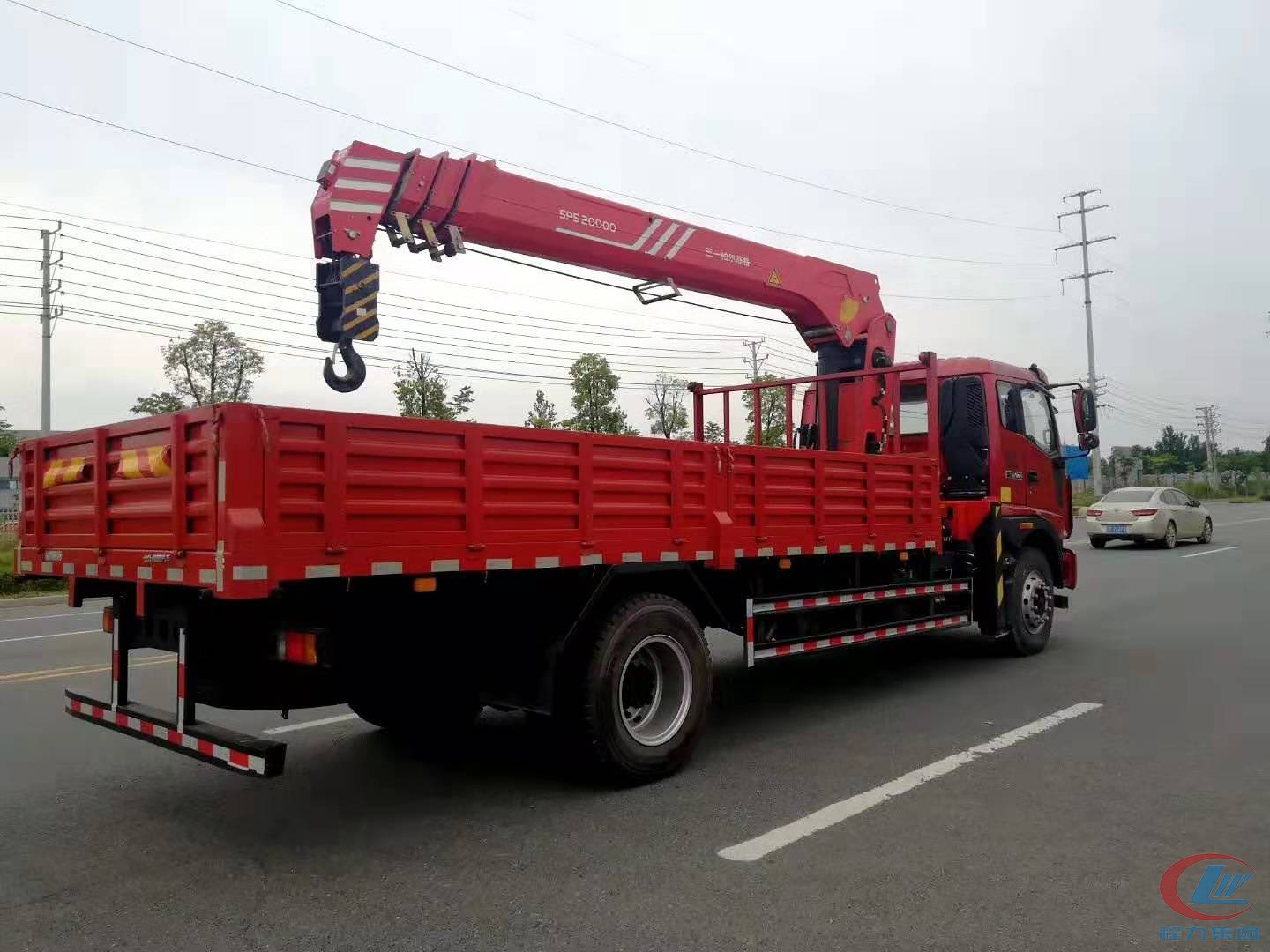 程力福田瑞沃8噸隨車(chē)吊側(cè)面圖