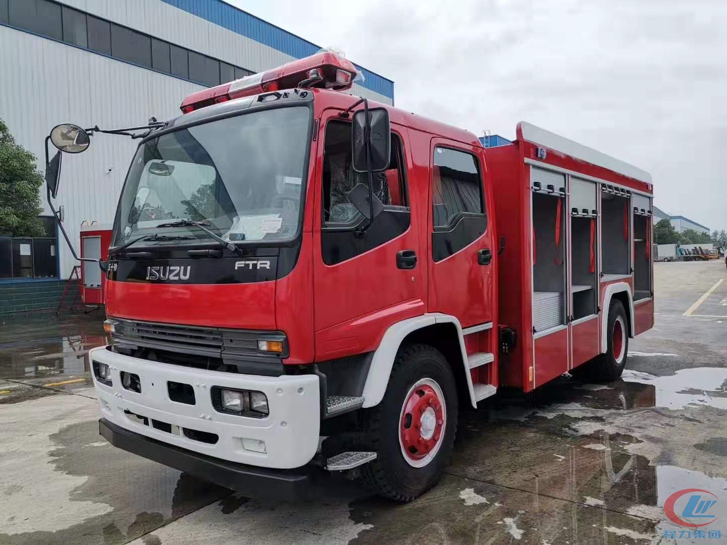 五十鈴水罐消防車側(cè)面圖