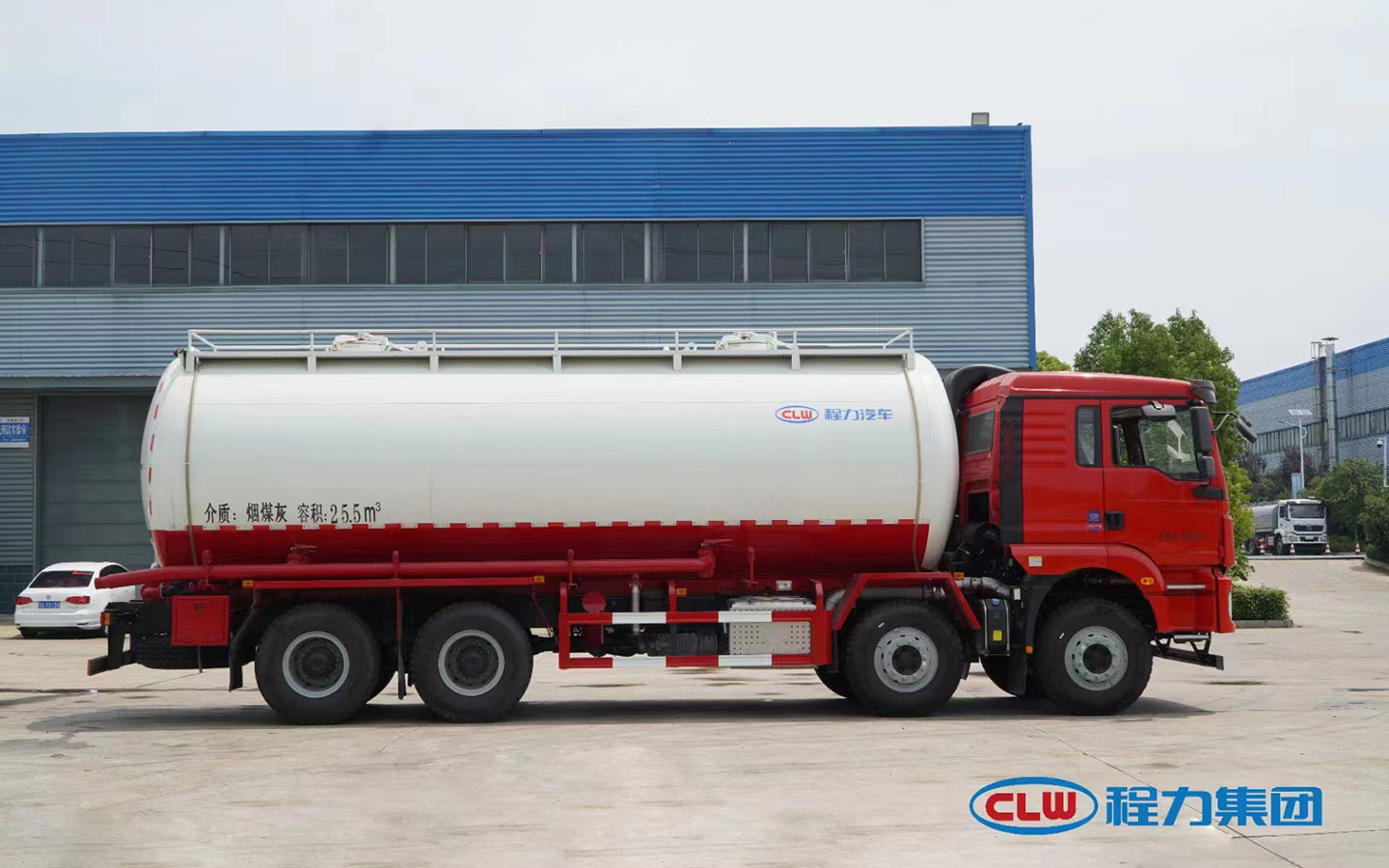 CL5310GFL6BWG型低密度粉粒物料運輸車